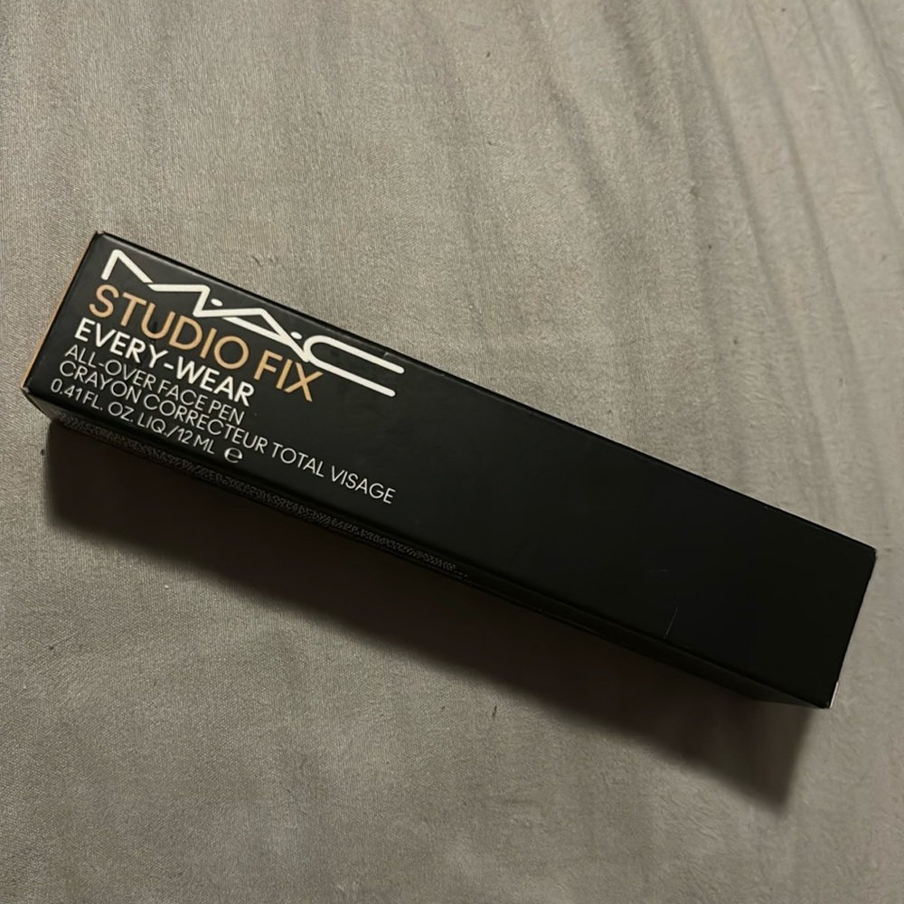 MAC studio fix everywhere face pen
